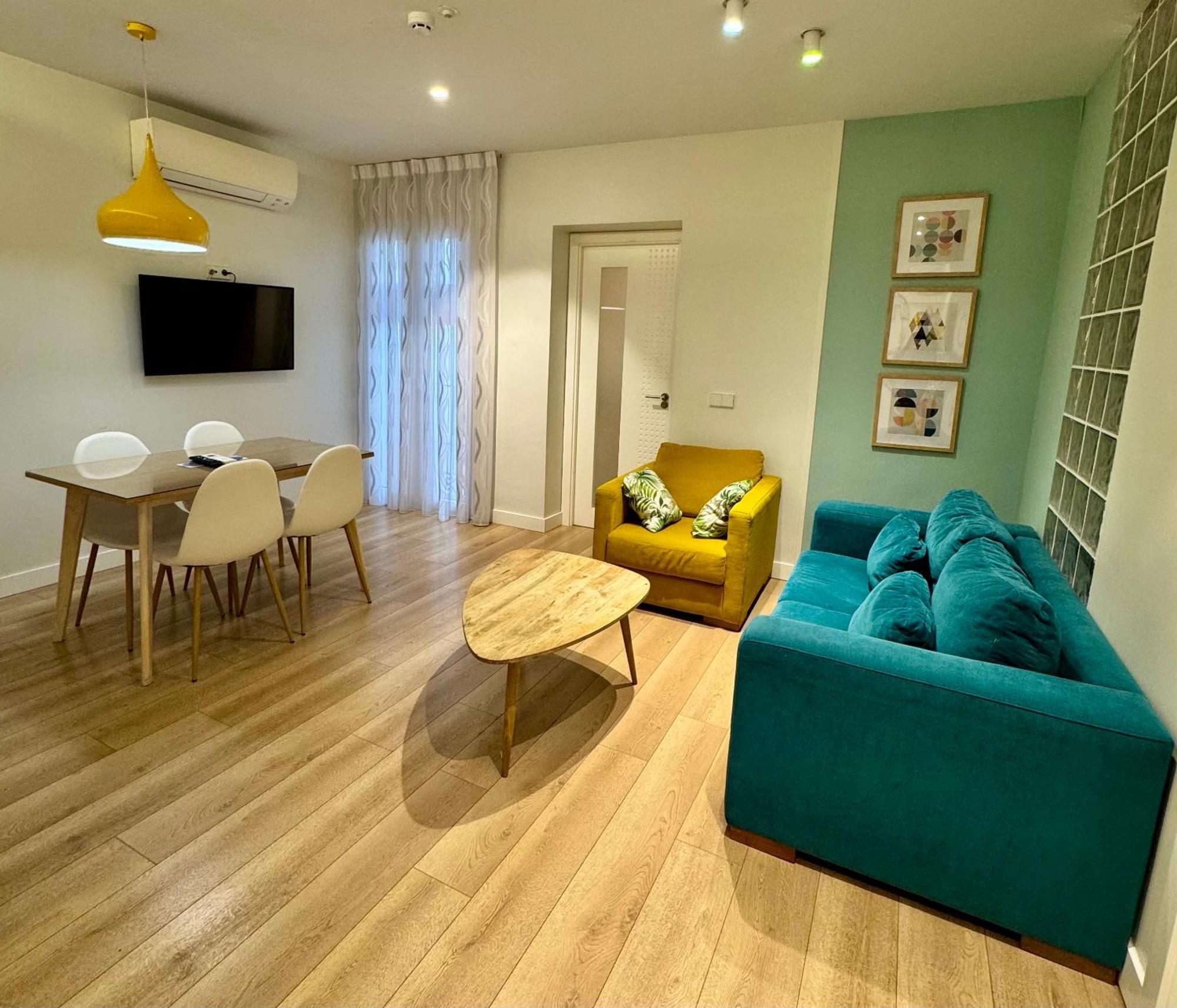 Apartamentos Apolo マドリード エクステリア 写真