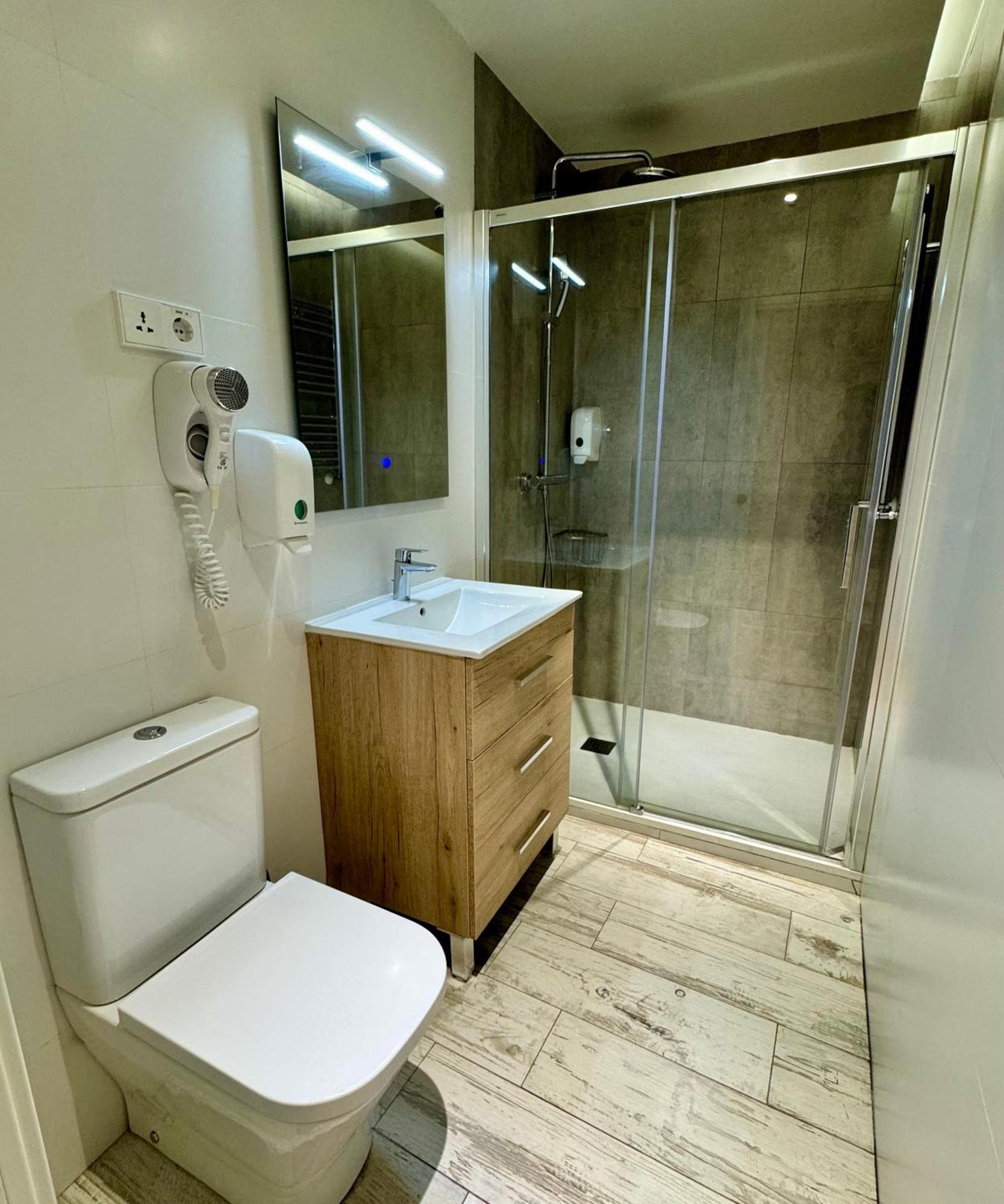 Apartamentos Apolo マドリード エクステリア 写真