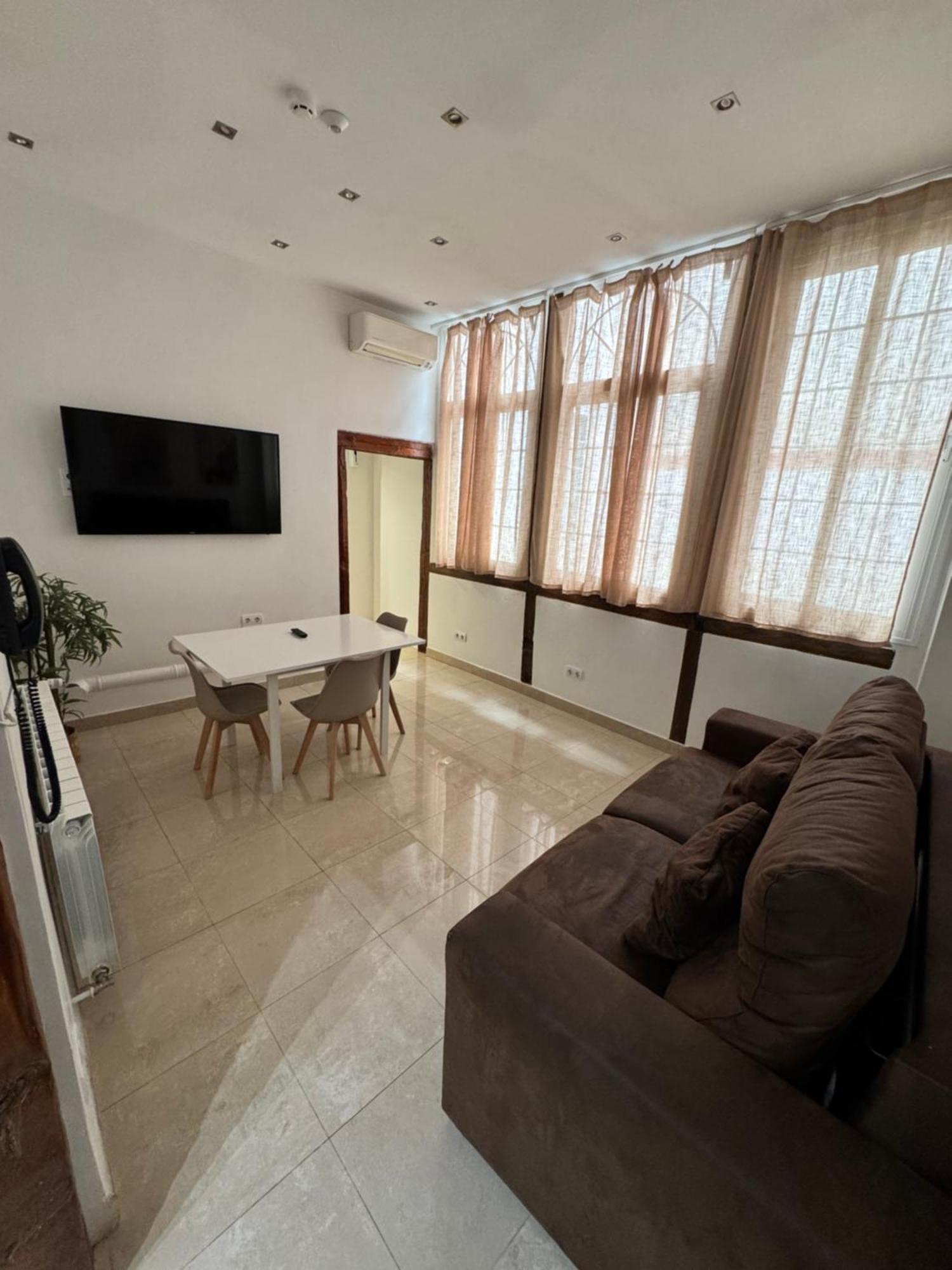 Apartamentos Apolo マドリード エクステリア 写真