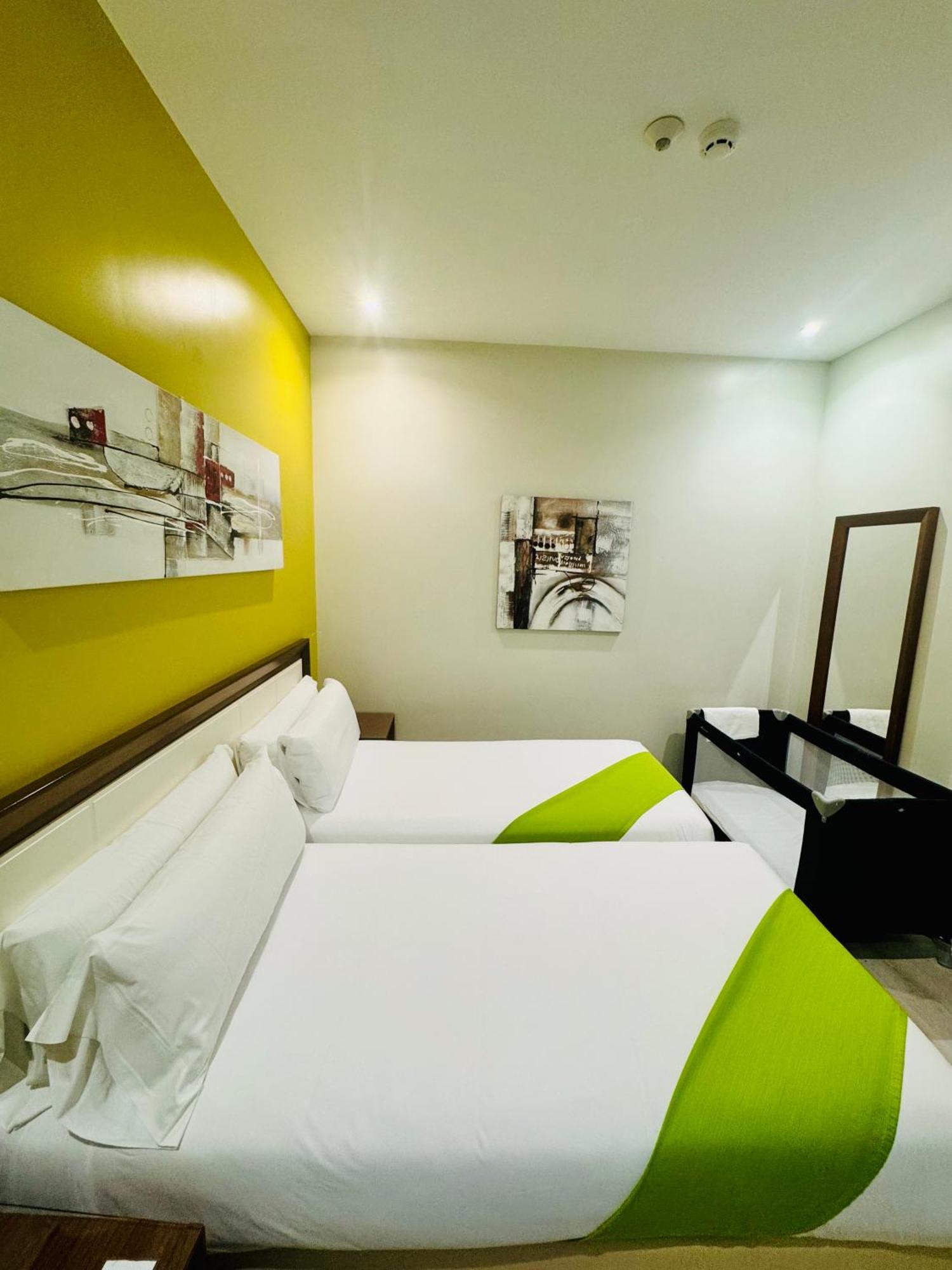 Apartamentos Apolo マドリード エクステリア 写真