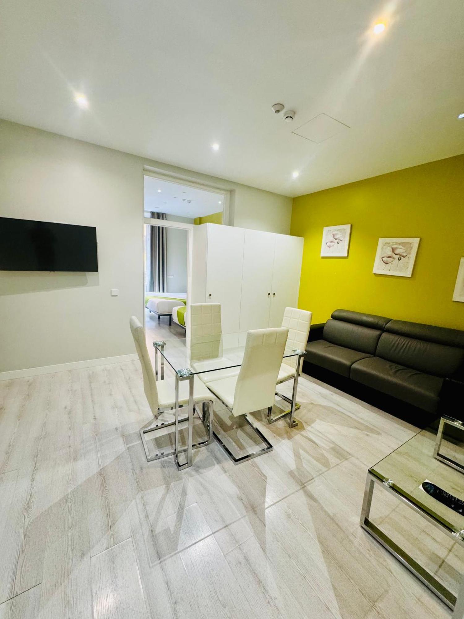 Apartamentos Apolo マドリード エクステリア 写真