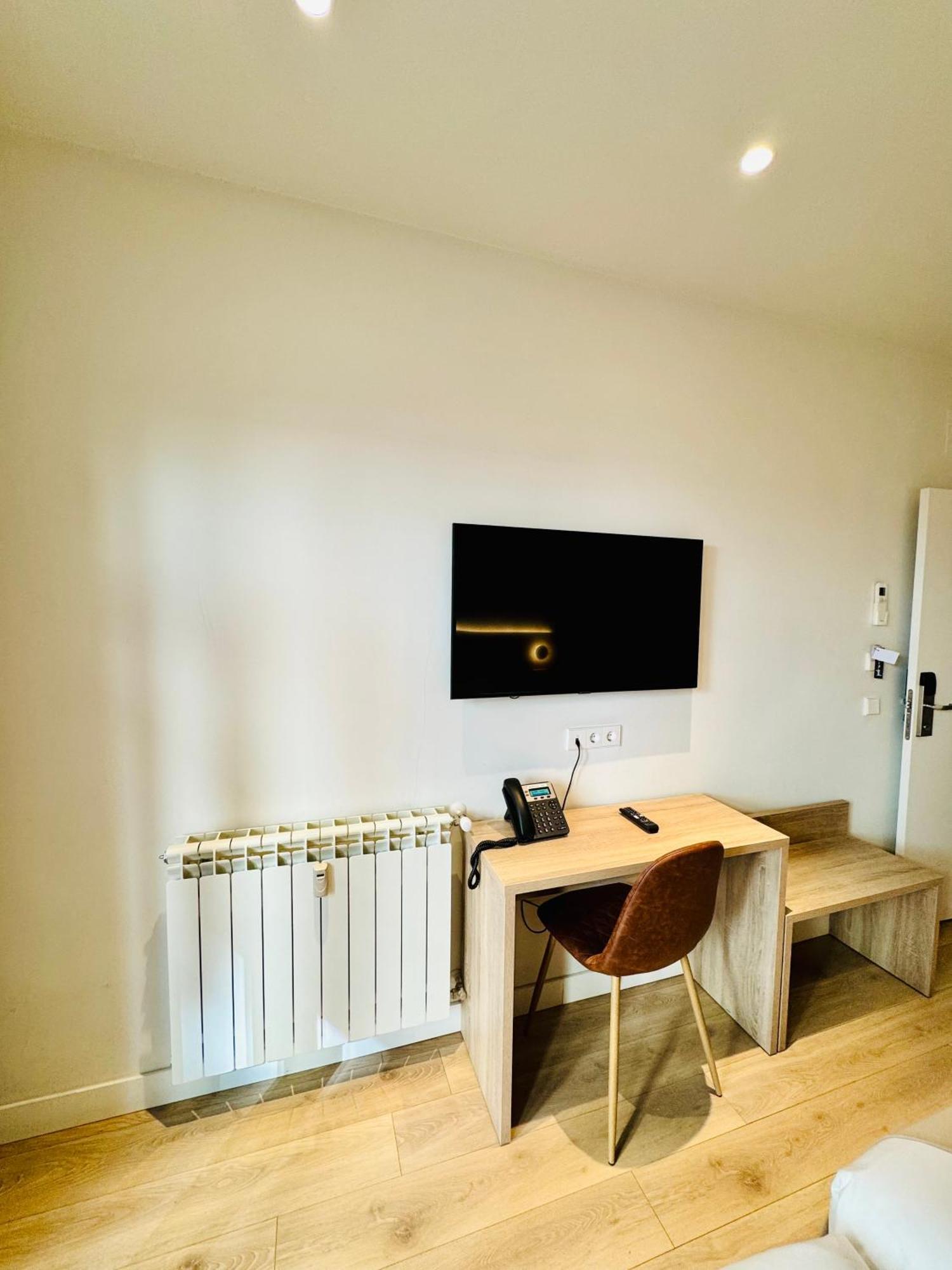 Apartamentos Apolo マドリード エクステリア 写真