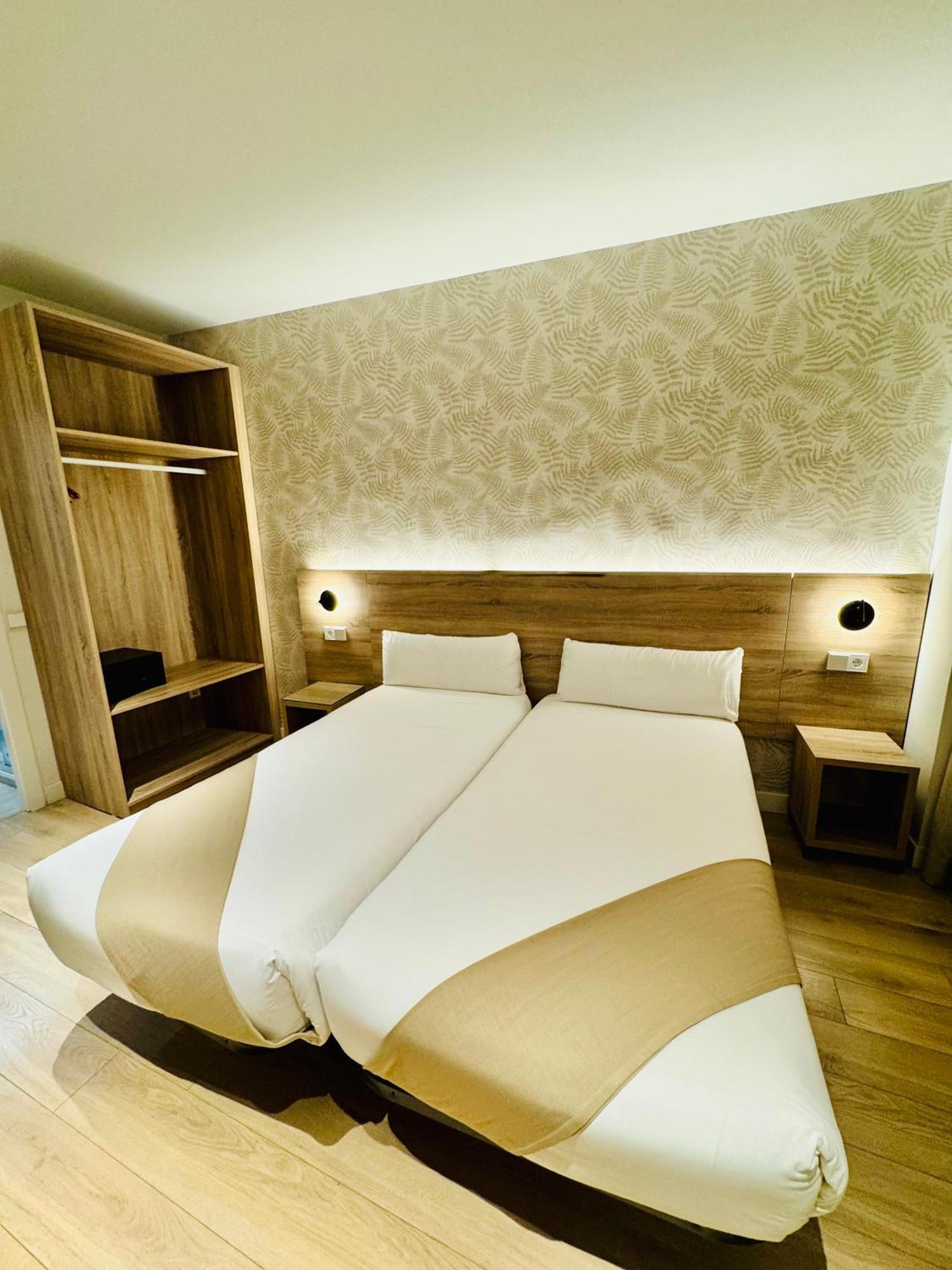 Apartamentos Apolo マドリード エクステリア 写真