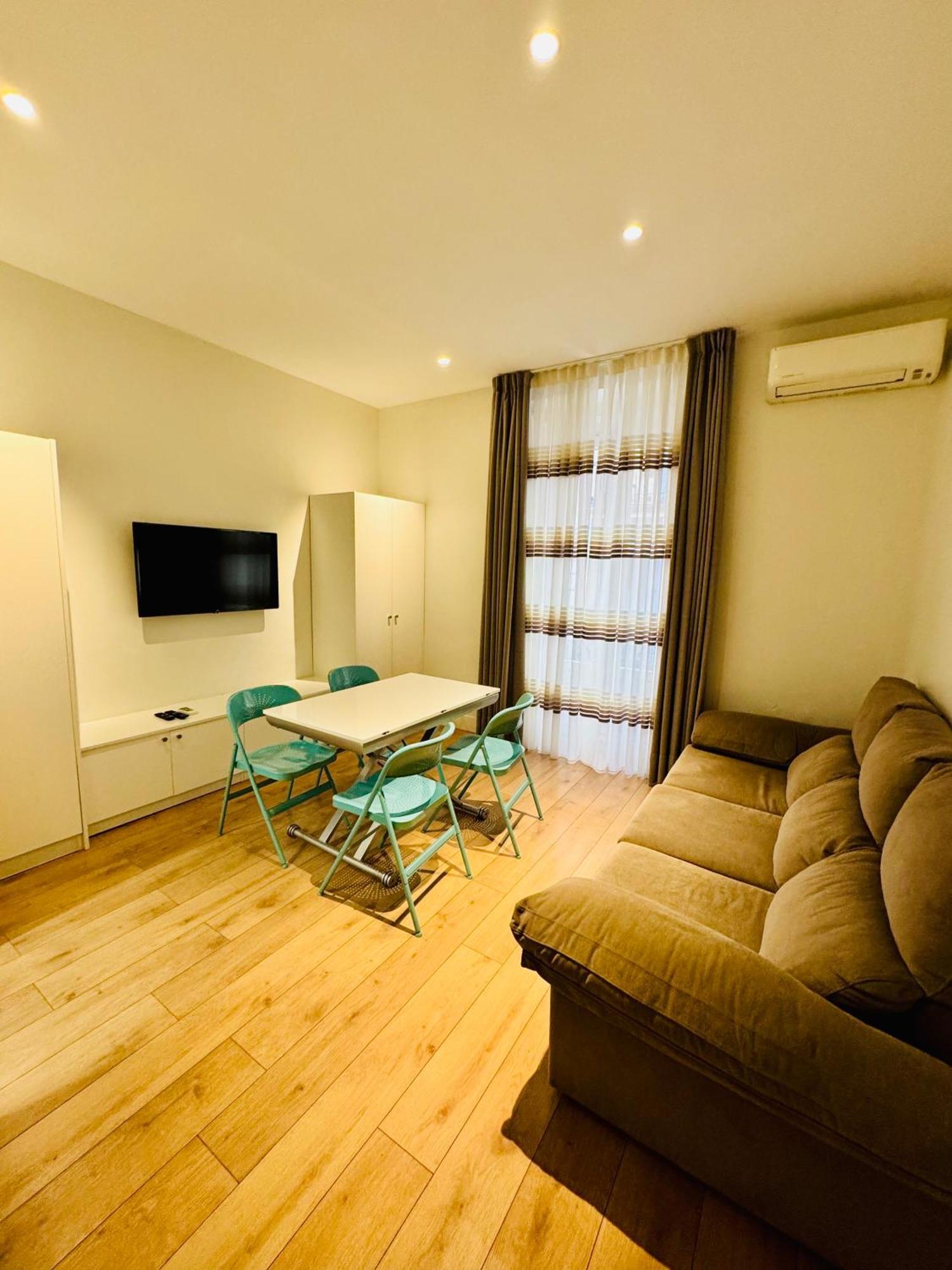 Apartamentos Apolo マドリード エクステリア 写真